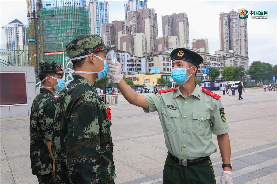 “携手共筑健康防线，防疫新篇章启幕”